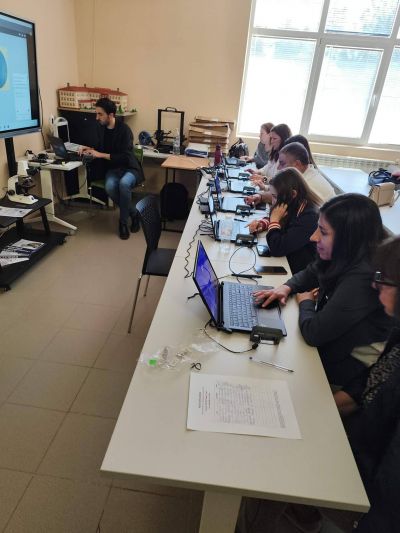 На 5 май в Националната професионална гимназия по ветеринарна медицина , бе проведено обучение 2